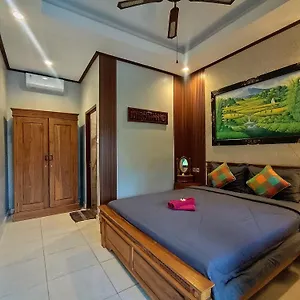  Проживание в семье Geriya House